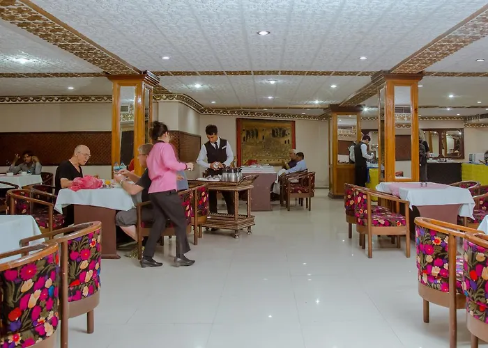 Vaishali Hotel 4*